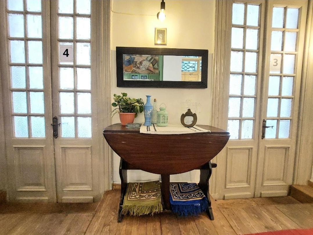 Arab Hostel, Welcoming All Solo And Groups Travellers But, Unmarried Couples Not Allowed アレクサンドリア エクステリア 写真