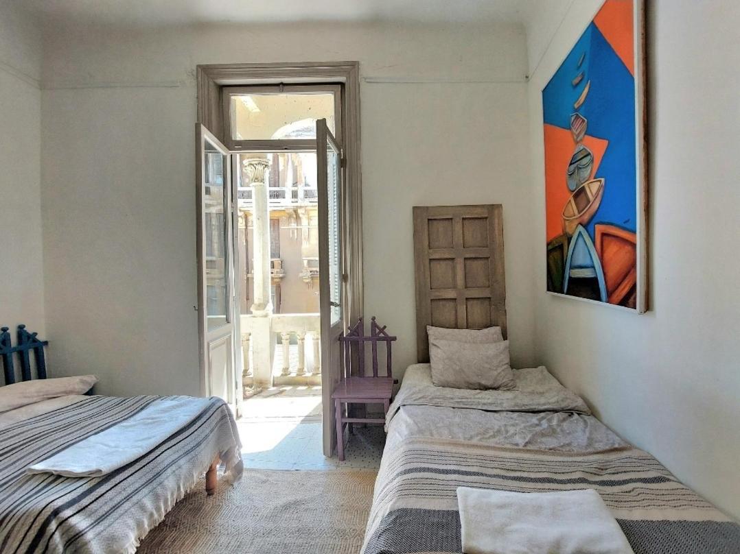Arab Hostel, Welcoming All Solo And Groups Travellers But, Unmarried Couples Not Allowed アレクサンドリア エクステリア 写真