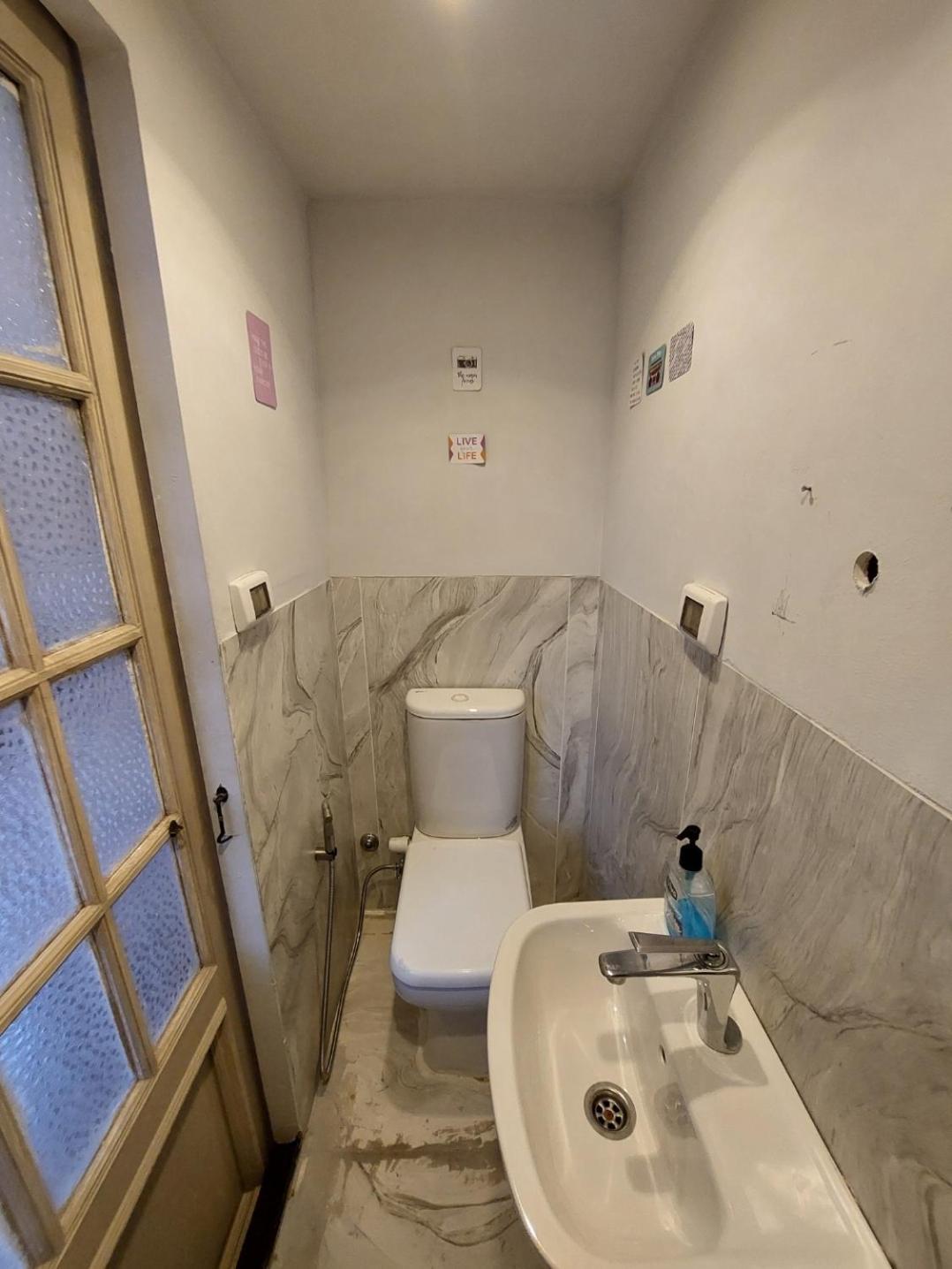 Arab Hostel, Welcoming All Solo And Groups Travellers But, Unmarried Couples Not Allowed アレクサンドリア エクステリア 写真