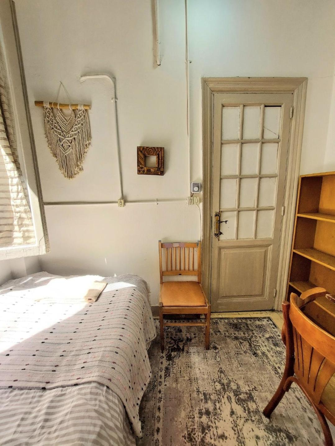 Arab Hostel, Welcoming All Solo And Groups Travellers But, Unmarried Couples Not Allowed アレクサンドリア エクステリア 写真