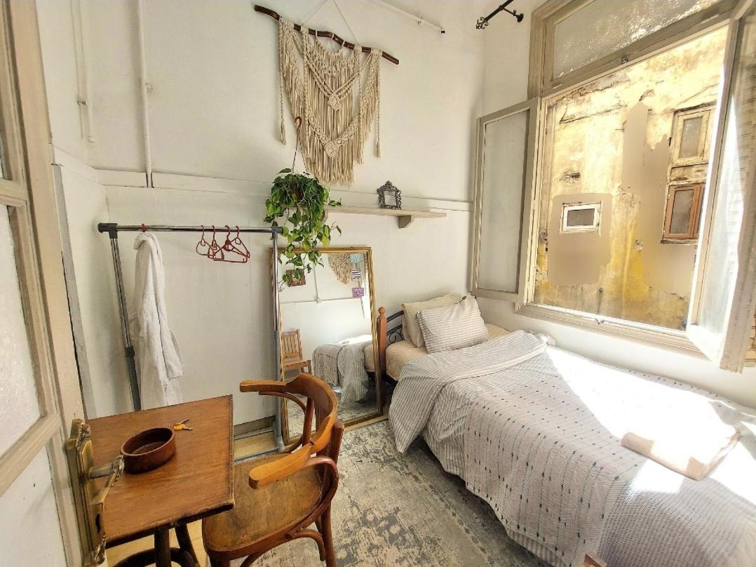 Arab Hostel, Welcoming All Solo And Groups Travellers But, Unmarried Couples Not Allowed アレクサンドリア エクステリア 写真