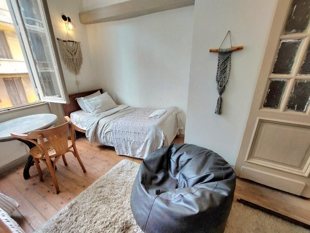 Arab Hostel, Welcoming All Solo And Groups Travellers But, Unmarried Couples Not Allowed アレクサンドリア エクステリア 写真