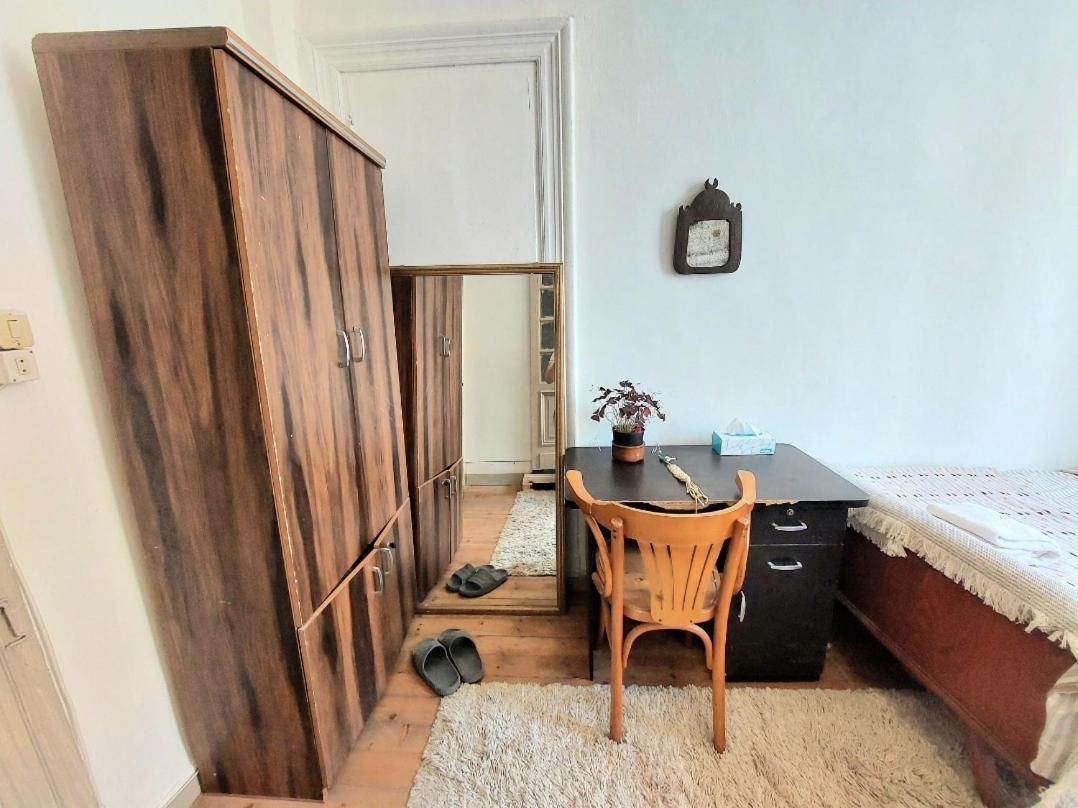 Arab Hostel, Welcoming All Solo And Groups Travellers But, Unmarried Couples Not Allowed アレクサンドリア エクステリア 写真