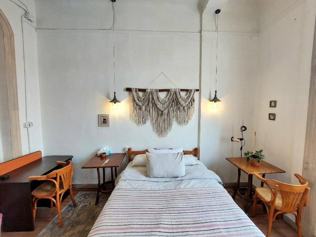 Arab Hostel, Welcoming All Solo And Groups Travellers But, Unmarried Couples Not Allowed アレクサンドリア エクステリア 写真